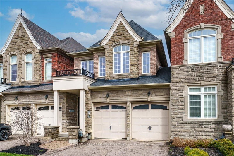 40 Alex Campbell Cres W, King, L7B 0C2 | Image 2