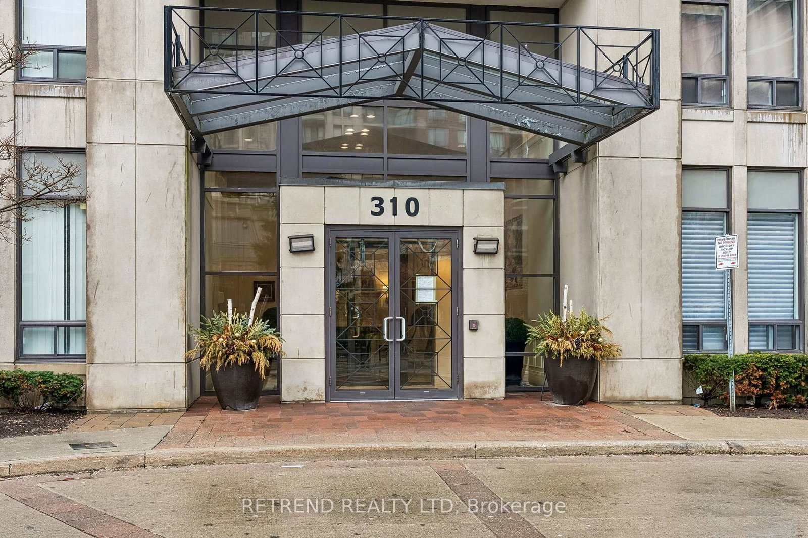 310 Red Maple Road, Unit 602 - Photo 34