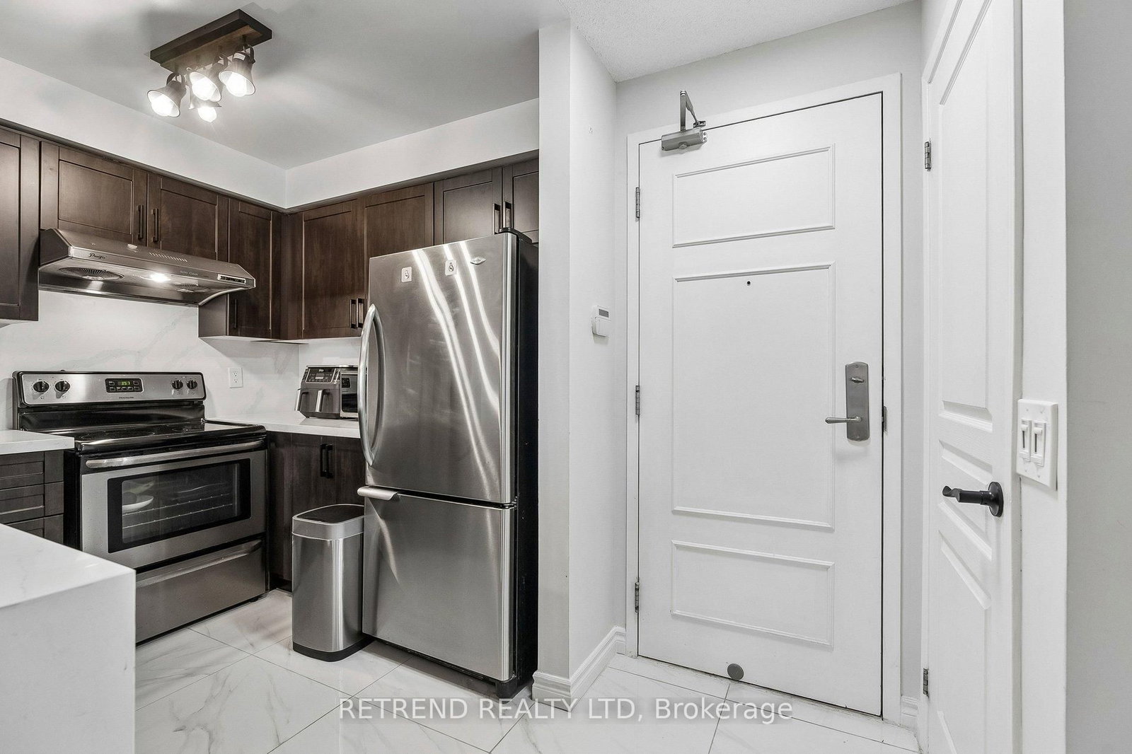 310 Red Maple Road, Unit 602 - Photo 4