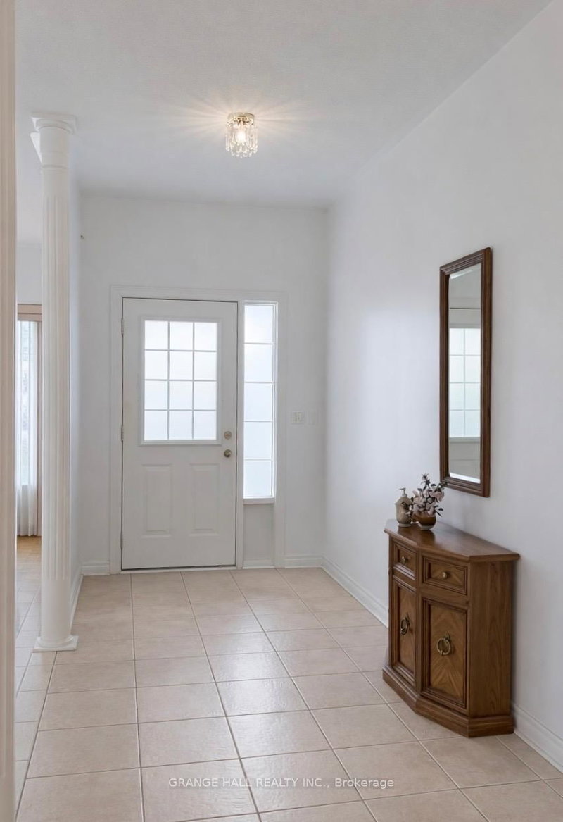 203 Starling Blvd, Vaughan, L4H 3J4 | Image 3