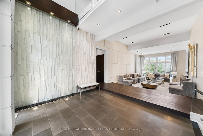 19 Maryvale Cres, Richmond Hill, L4C 6P6 | Image 3