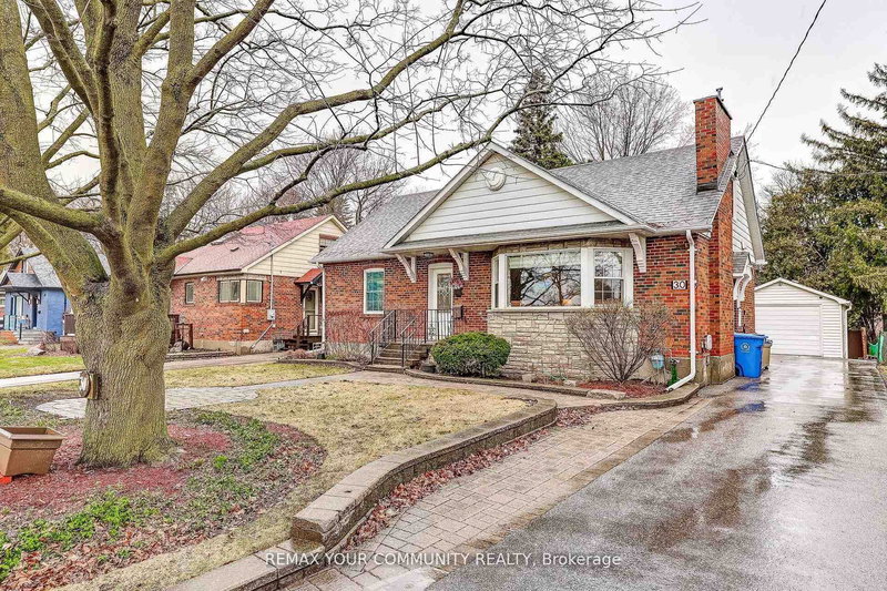 30 Dunning Ave, Aurora, L4G 6H7 | Image 2