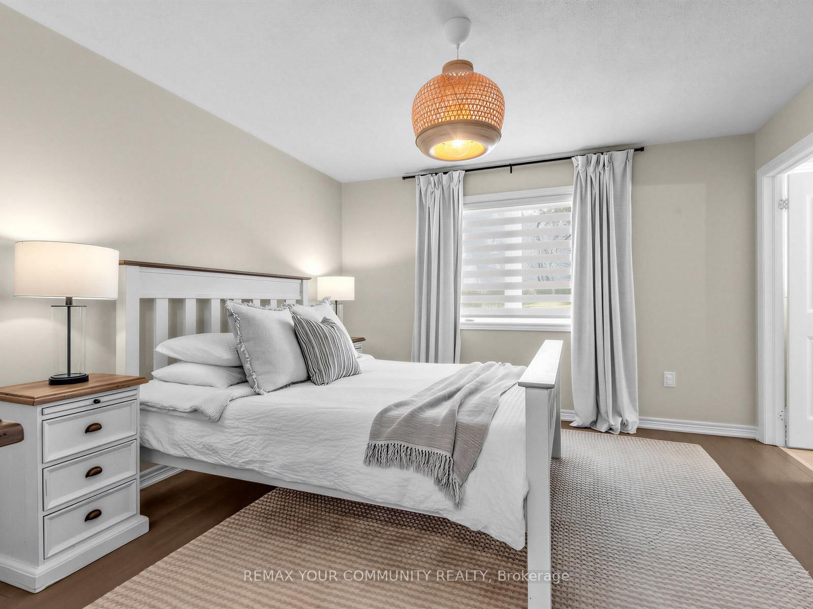 Townhouse for sale at 18 Admiral Crescent, Essa, Ontario, L0M 1B4 - Angus - MLS: N13023858