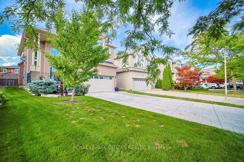 31 Burnhaven Ave, Vaughan, L6A 2P2 | Image 2