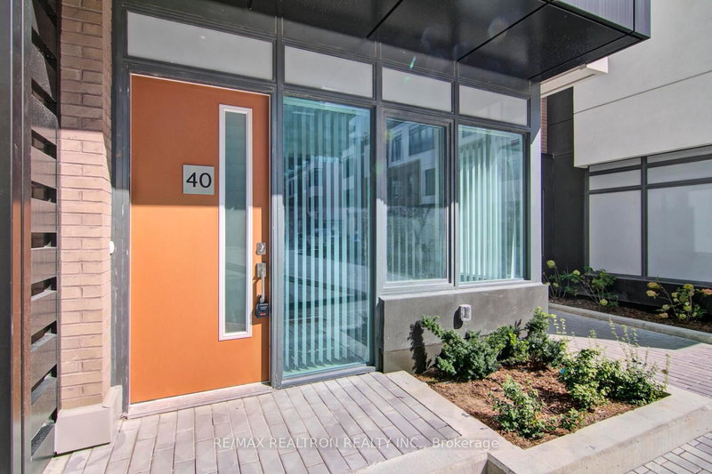 home for lease on TH40-1050 Portage Pkwy