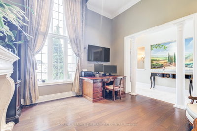 20 Aubrietia Court • Richmond Hill, ON photo 9