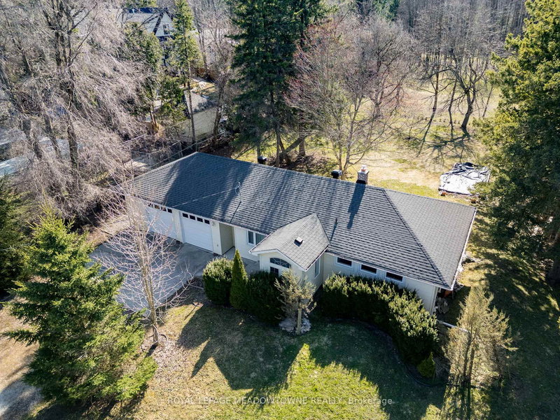 208 Martin St, King, L7B 1J5 | Image 3