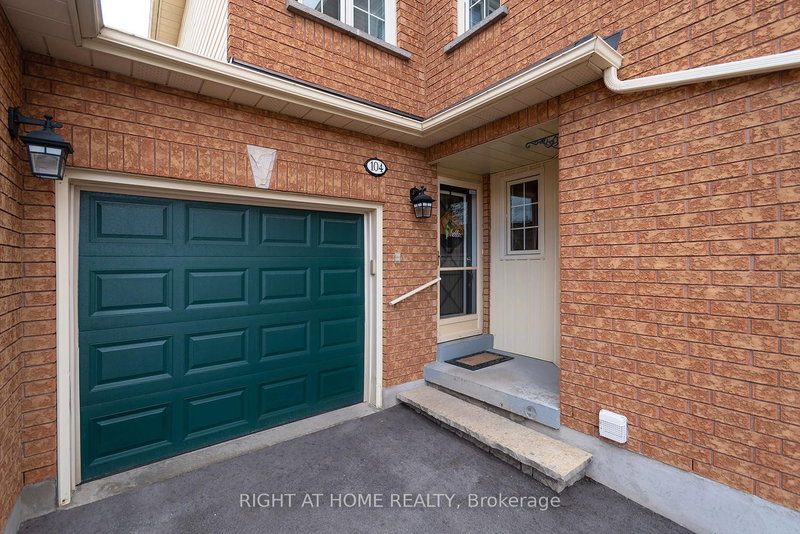 104 Pinedale Gate, Vaughan, L4L 8X3 | Image 3