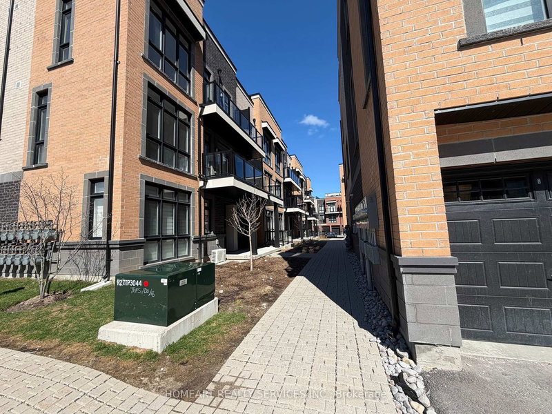 8 - 6 Sayers Lane, Richmond Hill, L4E 1J4 | Image 3