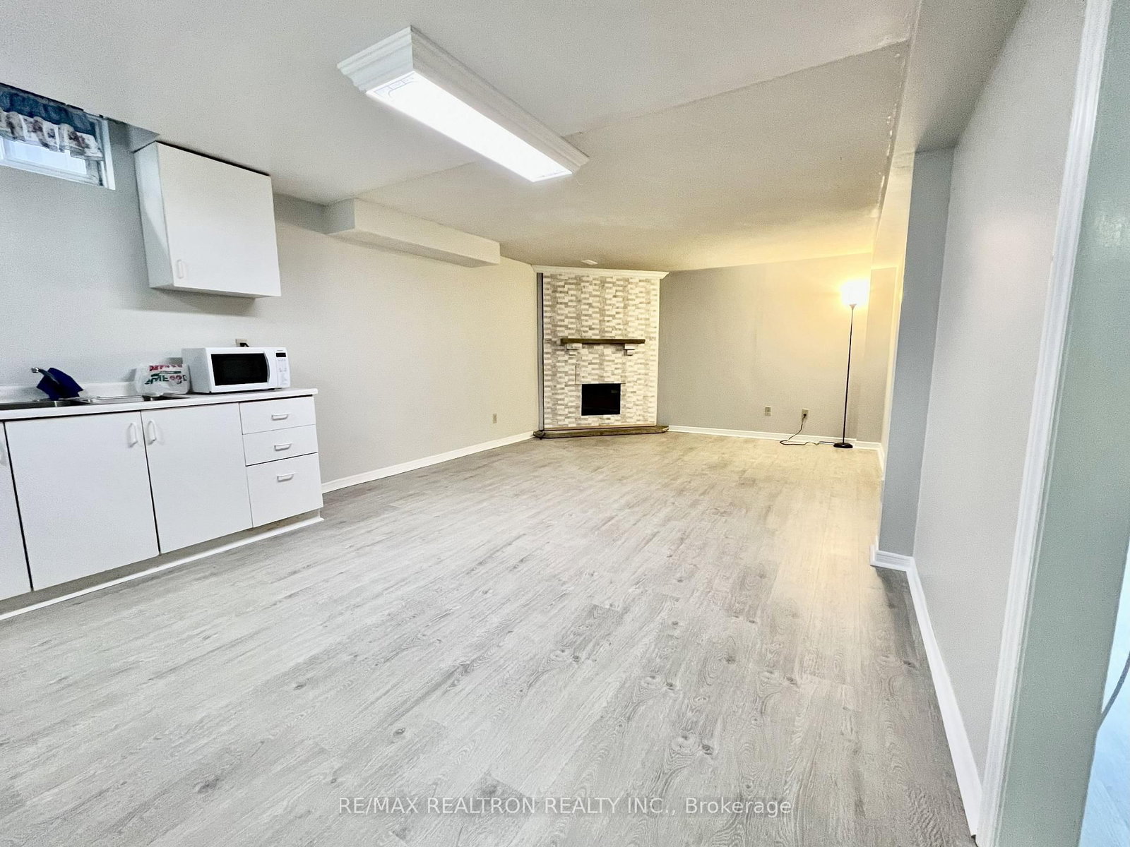 35 Soho Crescent, Unit Basement - Photo 8