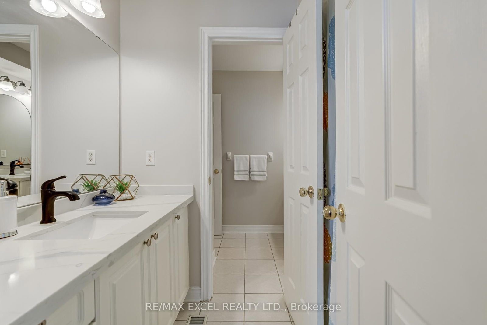 18 Clark Avenue W, Unit 37 - Photo 24