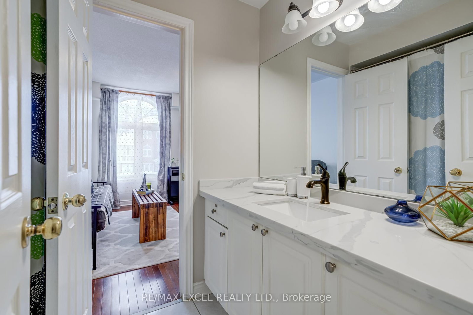 18 Clark Avenue W, Unit 37 - Photo 25