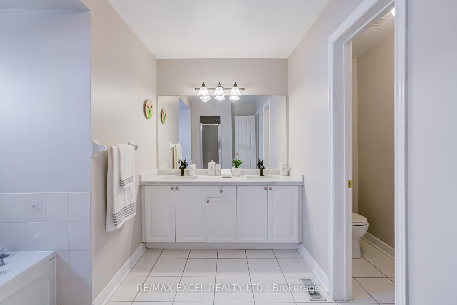 18 Clark Avenue W, Unit 37 - Photo 31