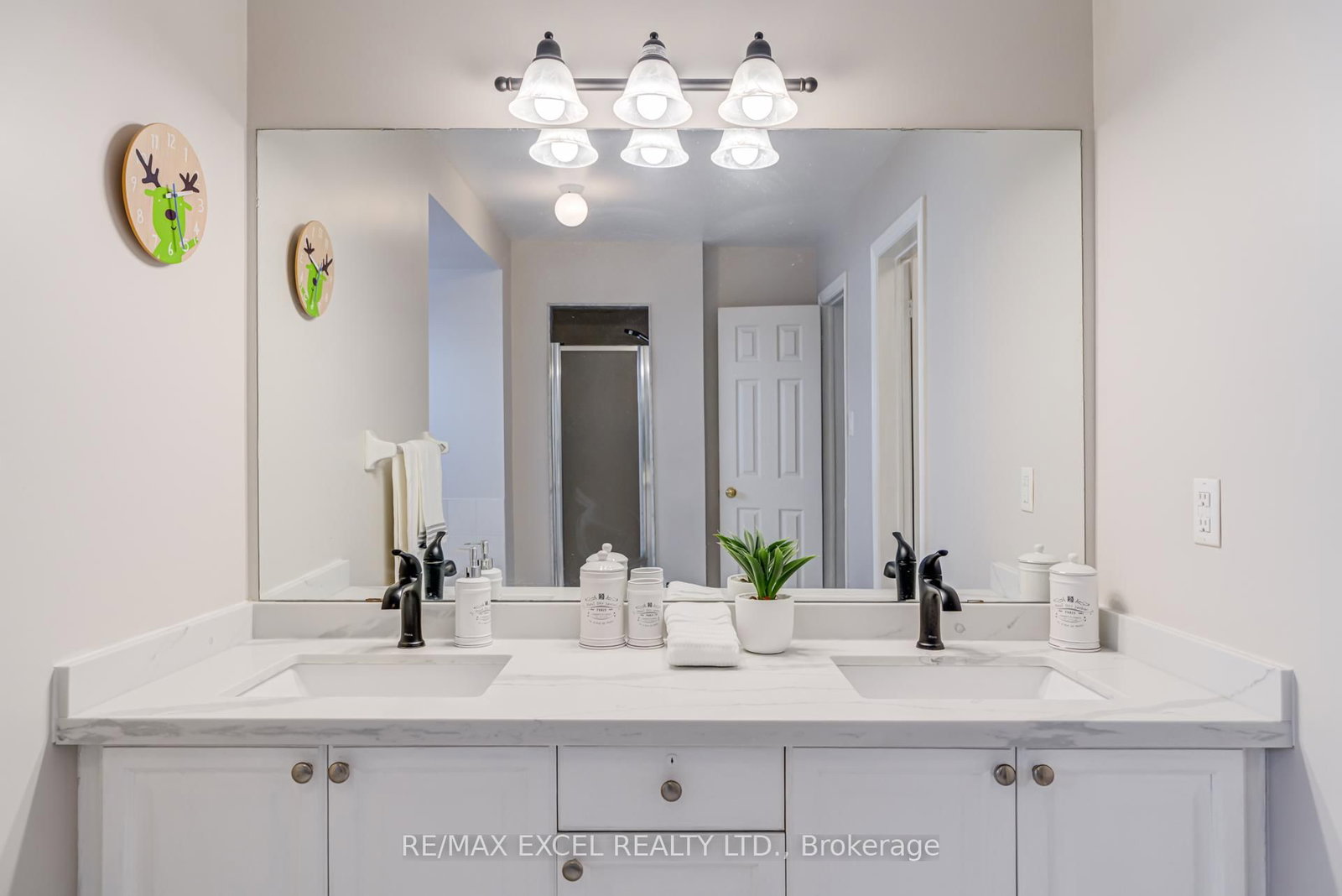 18 Clark Avenue W, Unit 37 - Photo 32