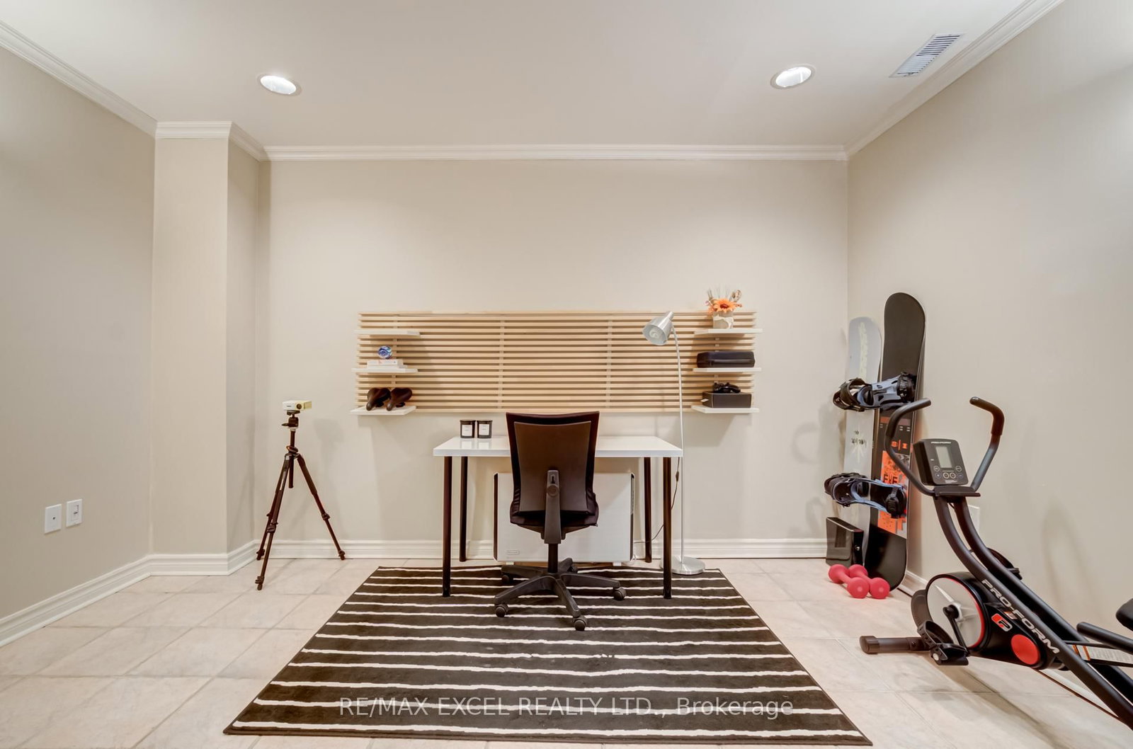 18 Clark Avenue W, Unit 37 - Photo 40