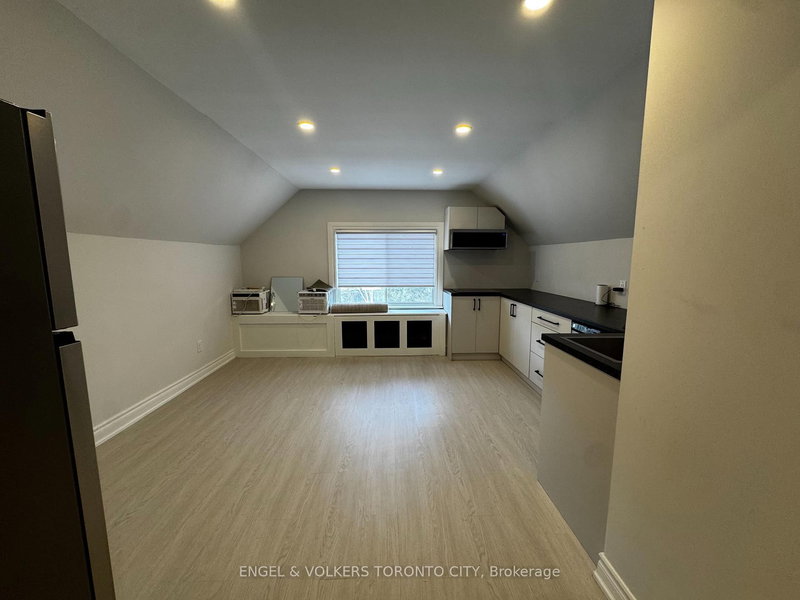 2nd Fl - 185 Rumble Ave, Richmond Hill, L4C 4T3 | Image 2