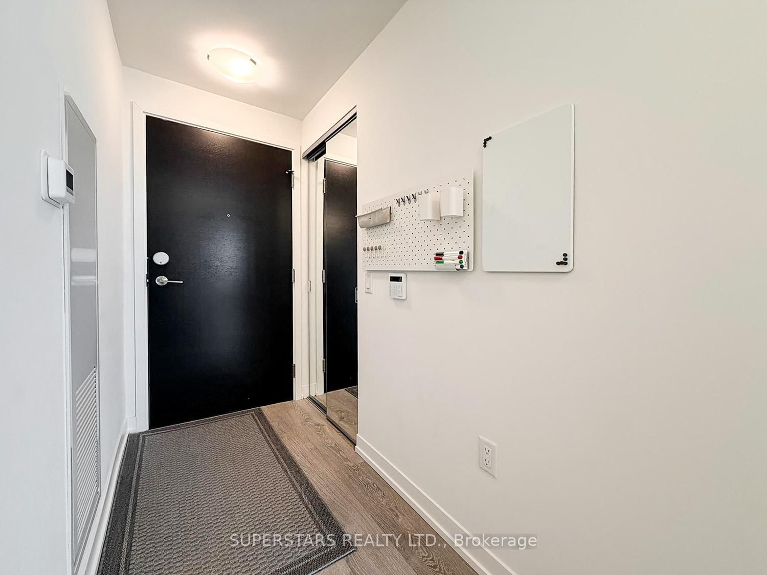 8868 Yonge Street, Unit 1609E - Photo 2