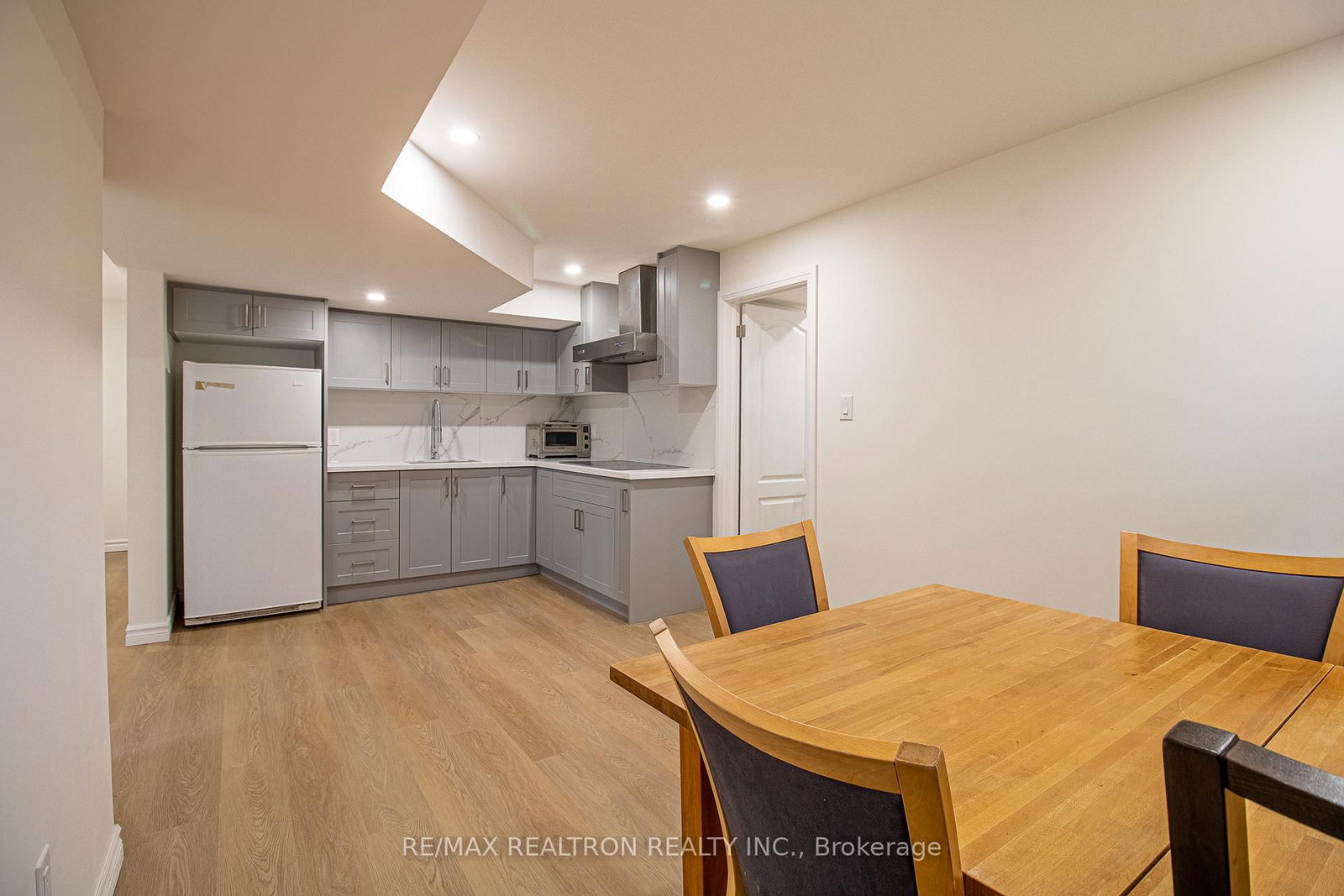 96 Southdale Drive, Unit Lower - Photo 12