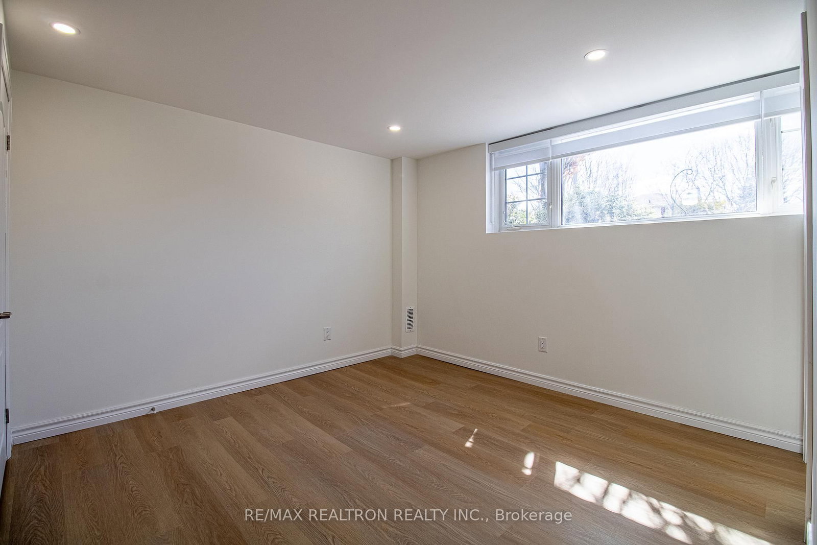 96 Southdale Drive, Unit Lower - Photo 14