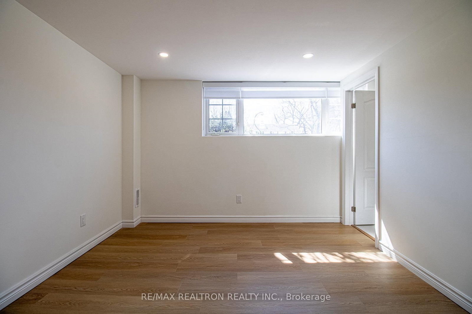 96 Southdale Drive, Unit Lower - Photo 15