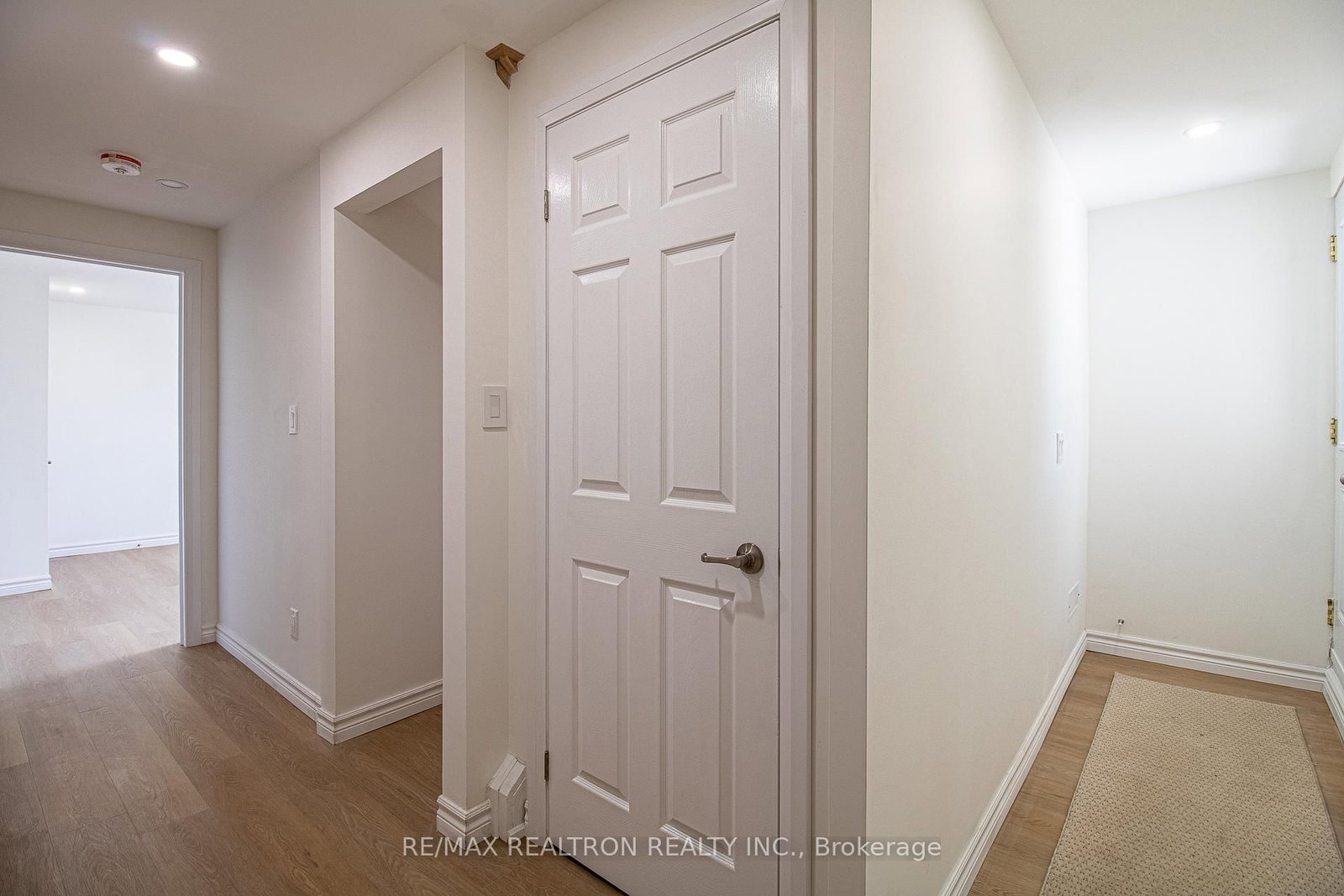 96 Southdale Drive, Unit Lower - Photo 5