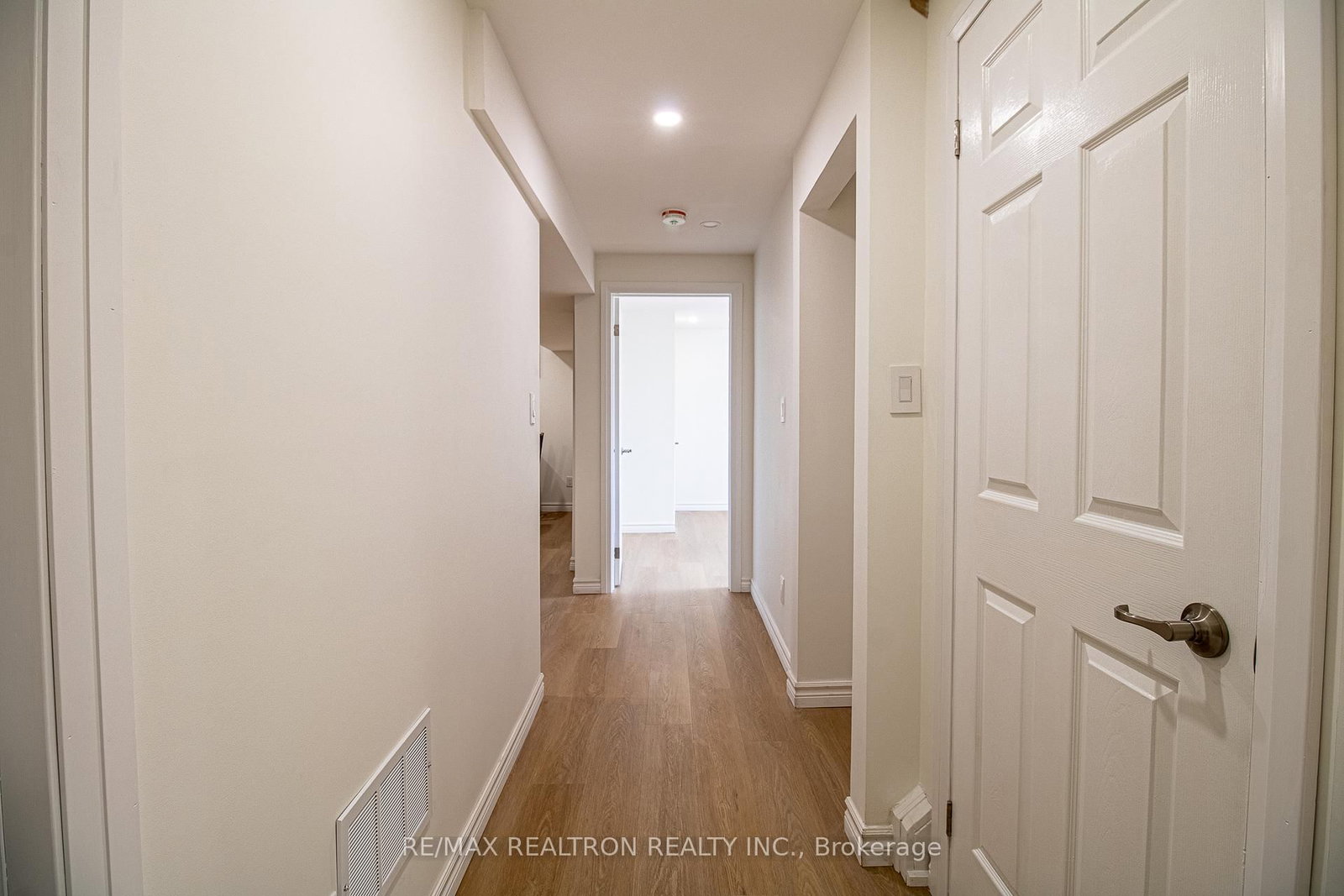 96 Southdale Drive, Unit Lower - Photo 6