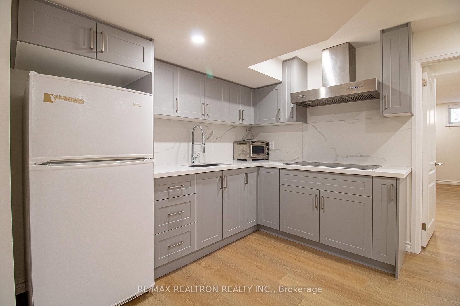 96 Southdale Drive, Unit Lower - Photo 7