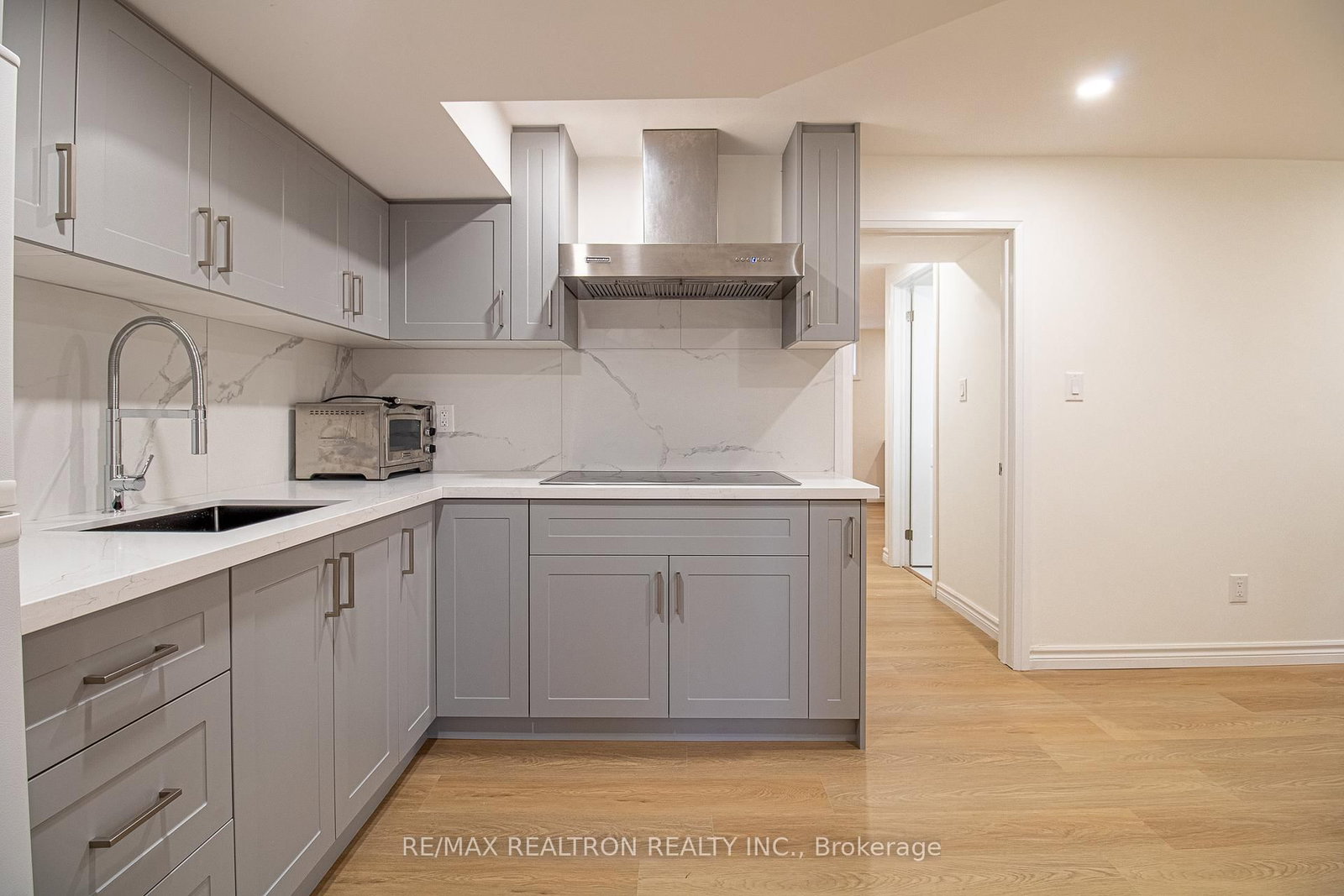 96 Southdale Drive, Unit Lower - Photo 8