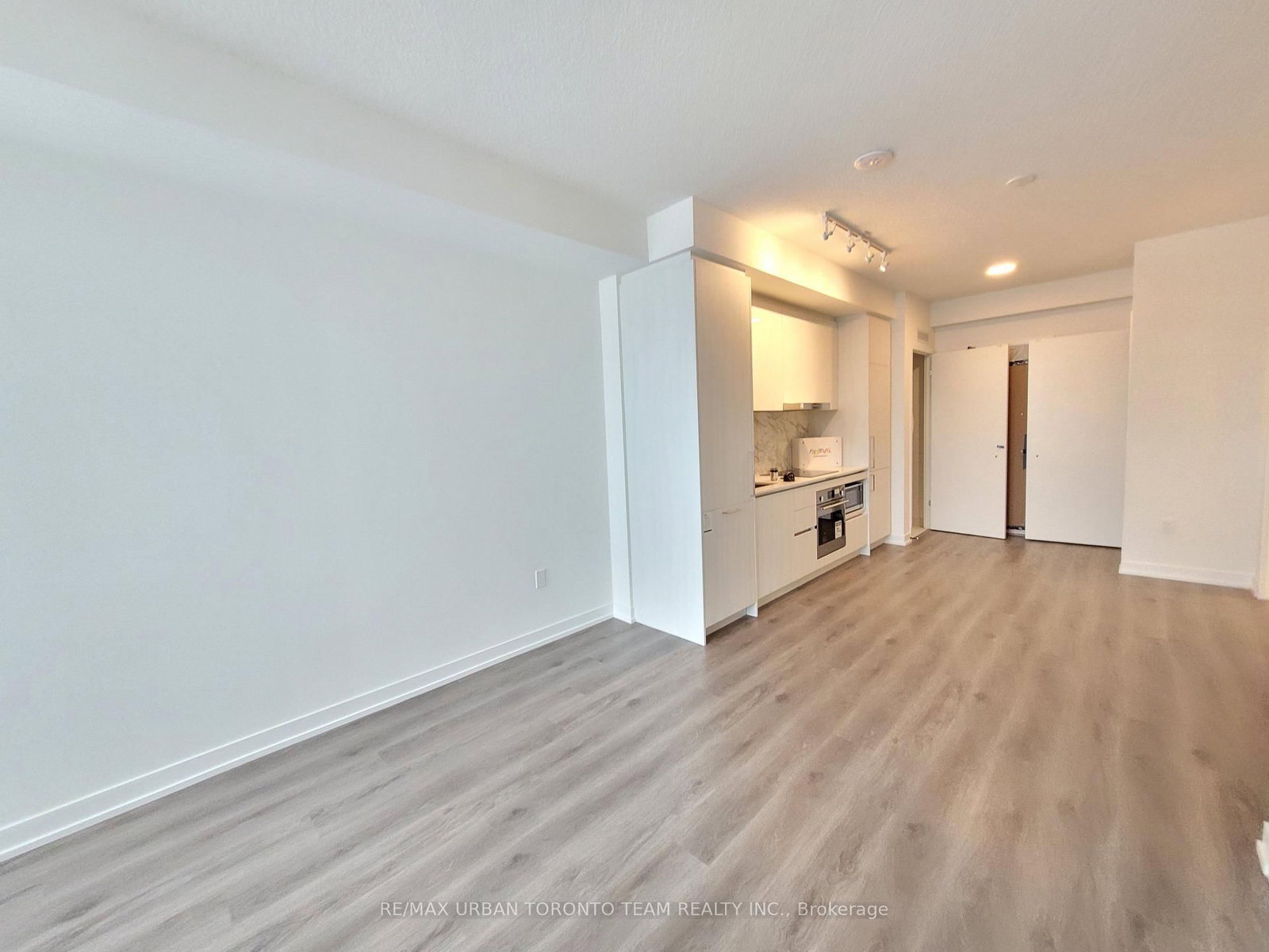 225 Commerce St Street, Unit 510 - Photo 5