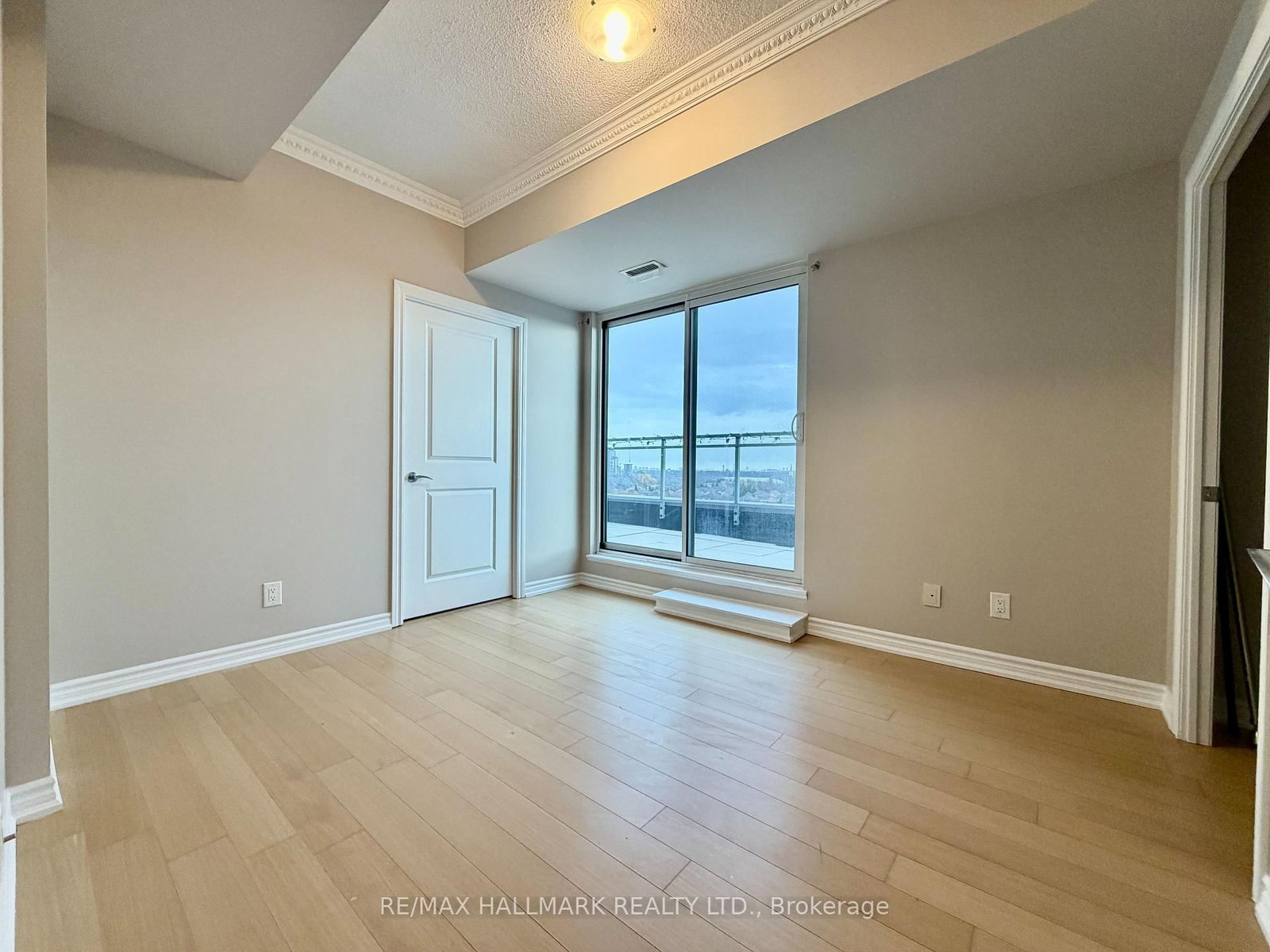 7730 Kipling Avenue, Unit 909 - Photo 11