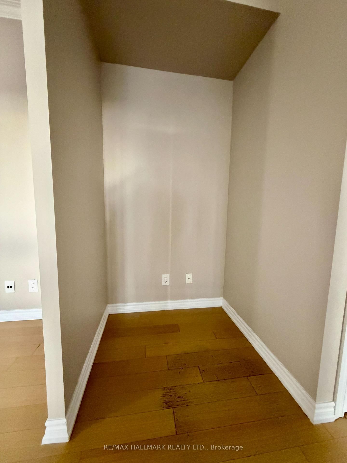 7730 Kipling Avenue, Unit 909 - Photo 13