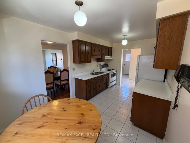 94 Pepperell Crescent