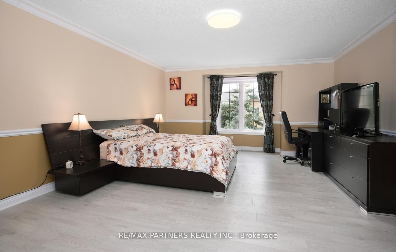 23 St Moritz Way, Unit 11 - Photo 12