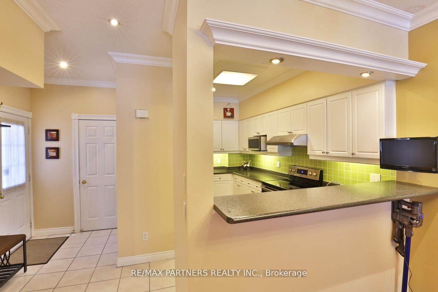 23 St Moritz Way, Unit 11 - Photo 5