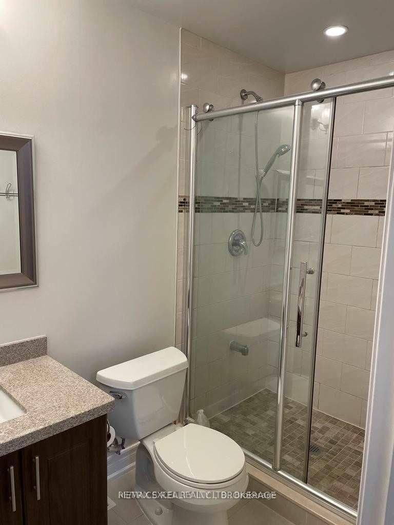 102 Galbraith Crescent, Unit Upper - Photo 11