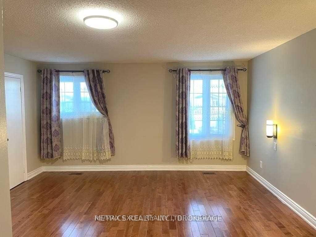 102 Galbraith Crescent, Unit Upper - Photo 6