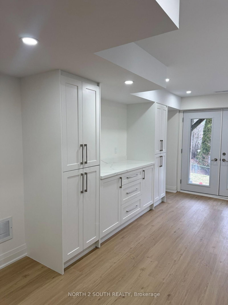 Lower - 2271 Whitewood Cres, Innisfil, L9S 2B1 | Image 3