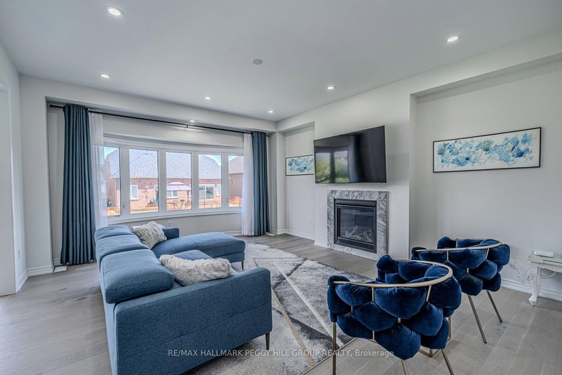 1649 Corsal Crt, Innisfil, L9S 0P8 | Image 2