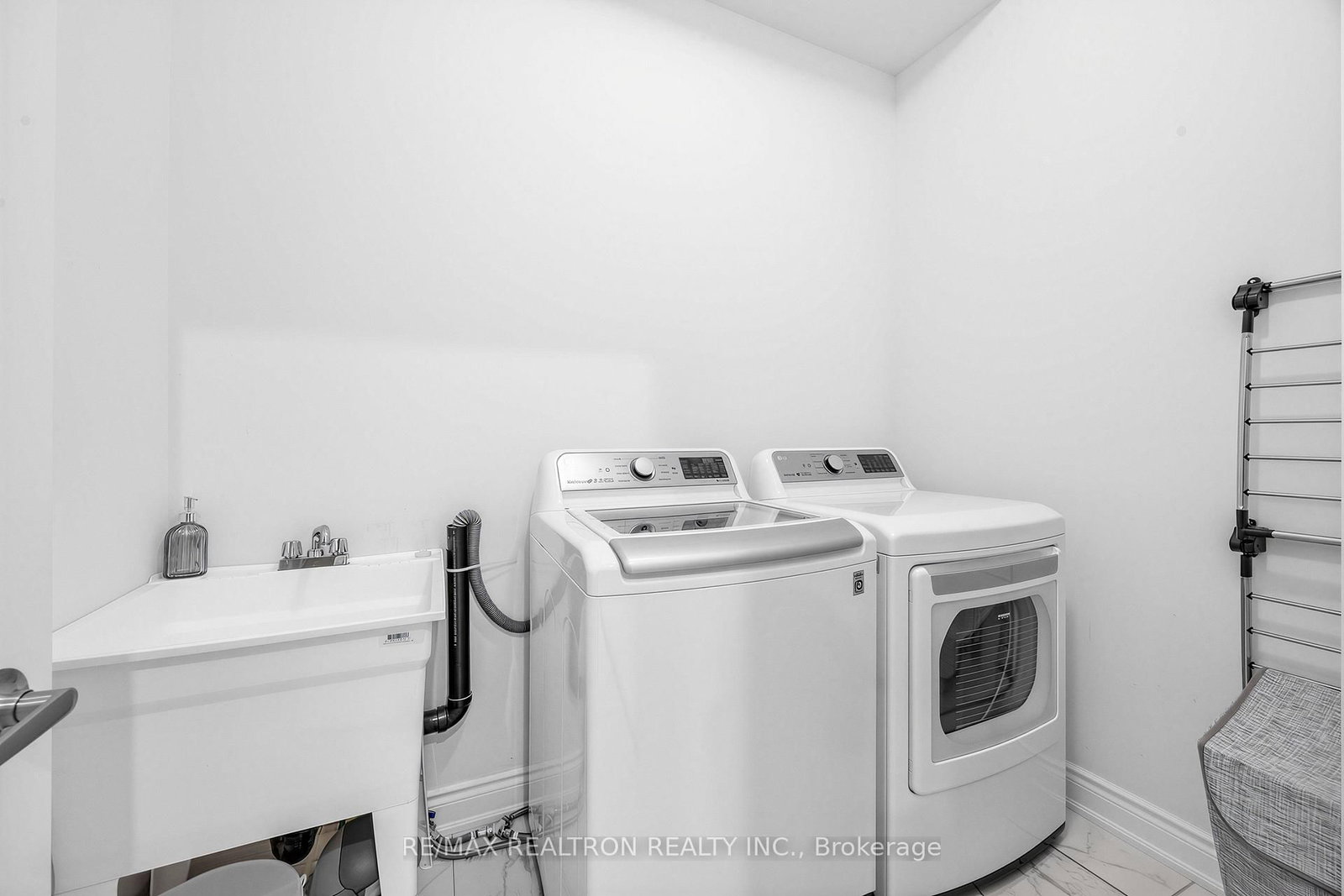 9532 Weston Road - Photo 33