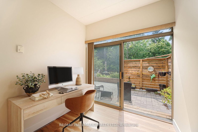 105 - 249 Major Mackenzie Dr E, Richmond Hill, L4C 9M8 | Image 3