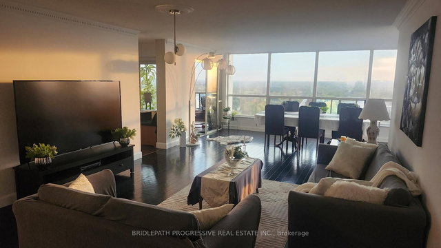 1505 - 7300 Yonge Street