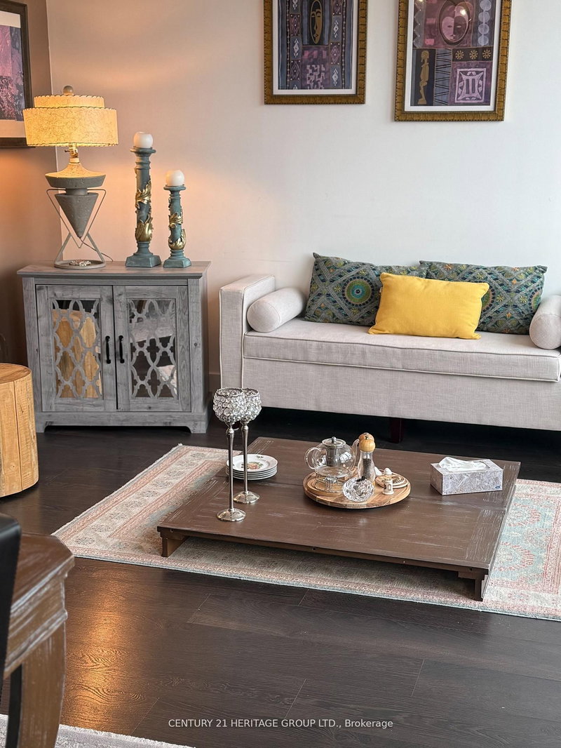 517 - 7608 Yonge St, Vaughan, L4J 0J5 | Image 3