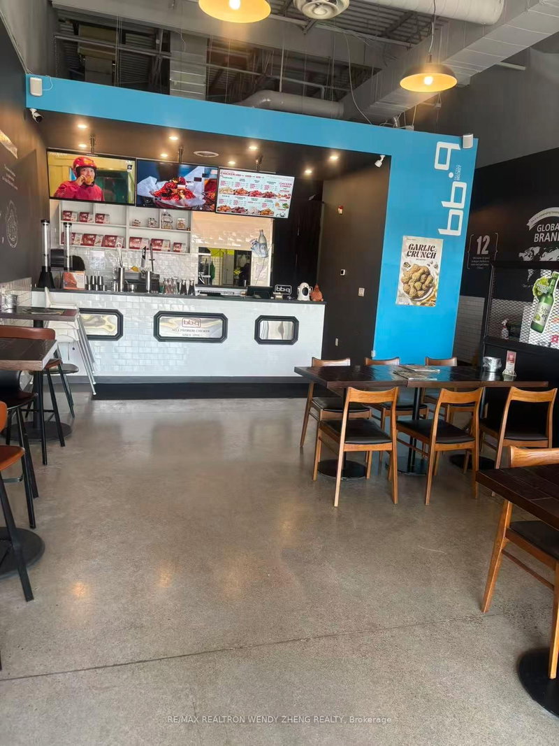 C4 - 16025 Bayview Ave, Aurora, L4G 3L4 | Image 2