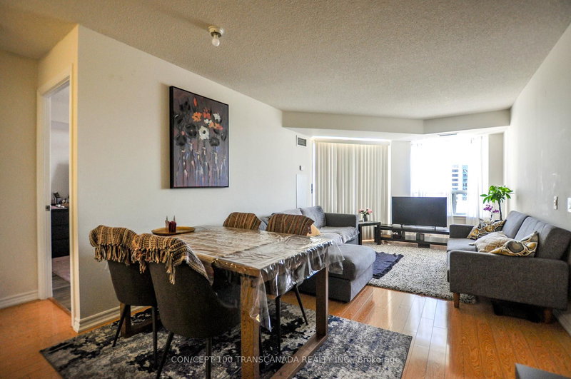 820 - 9017 Leslie St, Richmond Hill, L4B 4R8 | Image 2