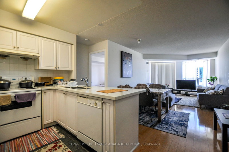 820 - 9017 Leslie St, Richmond Hill, L4B 4R8 | Image 3