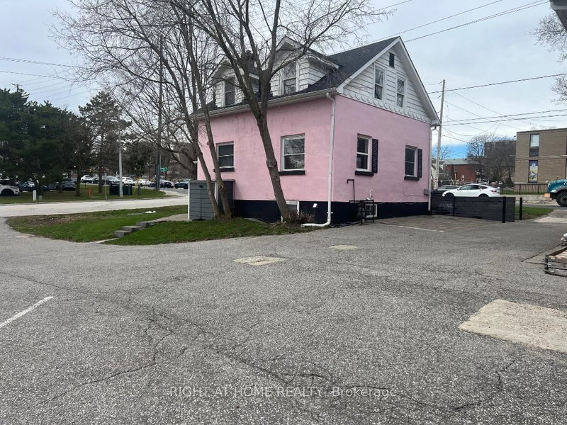 45 Major Mackenzie Dr E, Richmond Hill, L4C 1G8 | Image 3