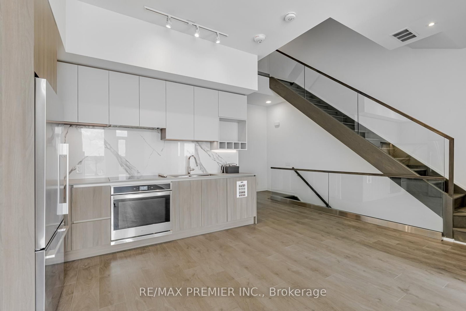 7 Buttermill Avenue, Unit TH17 - Photo 6