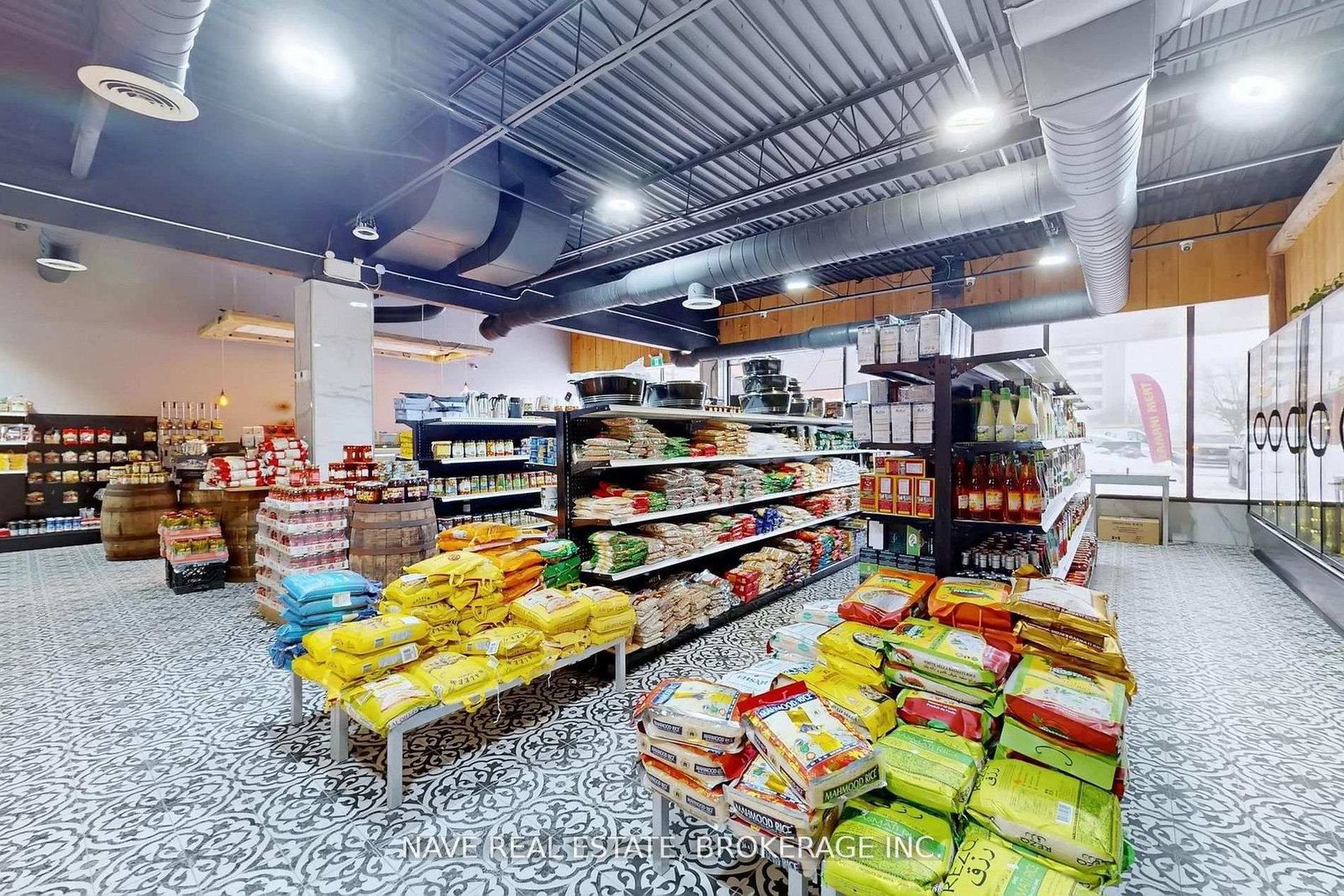 16925 Yonge Street, Unit 14 - Photo 11