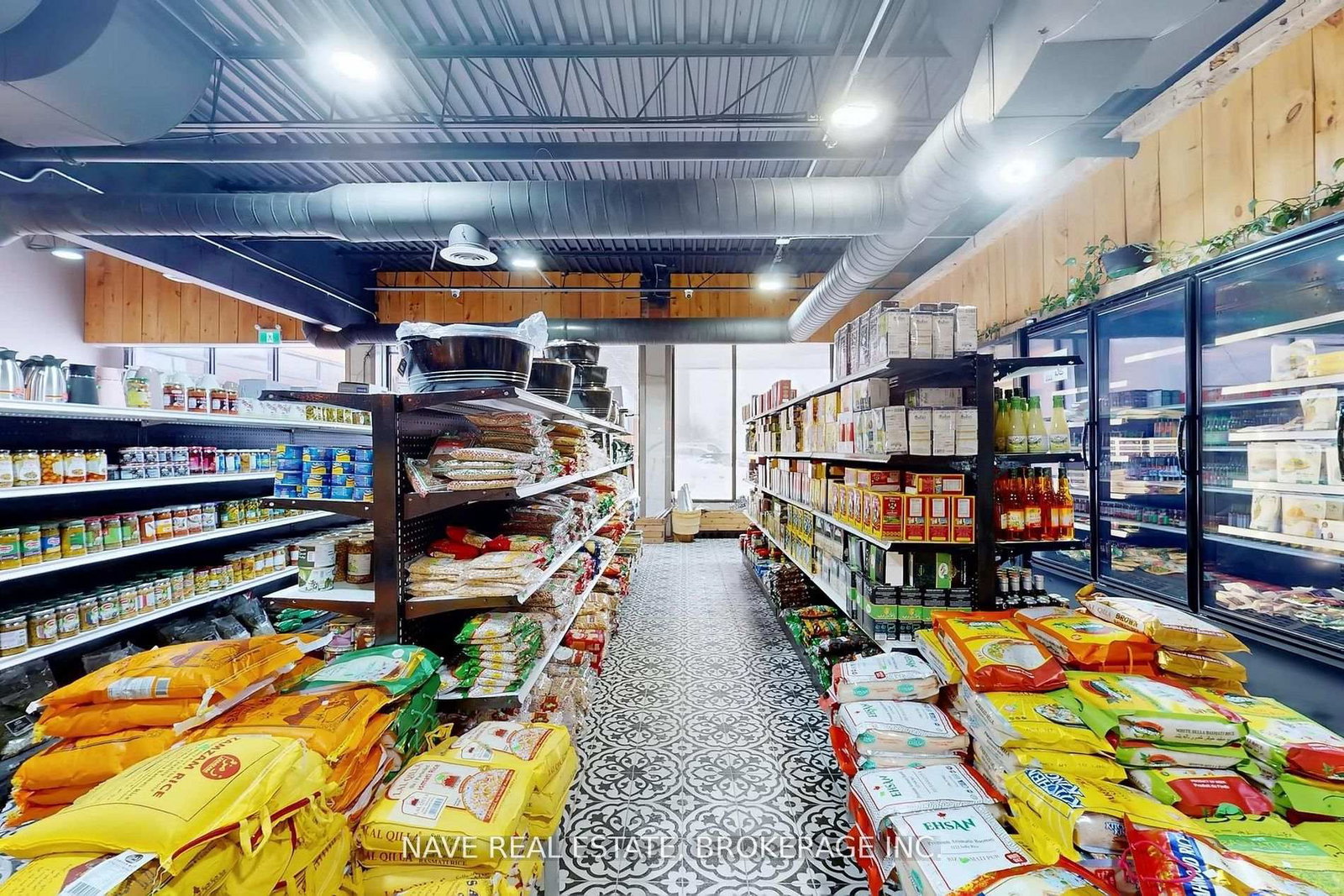 16925 Yonge Street, Unit 14 - Photo 12