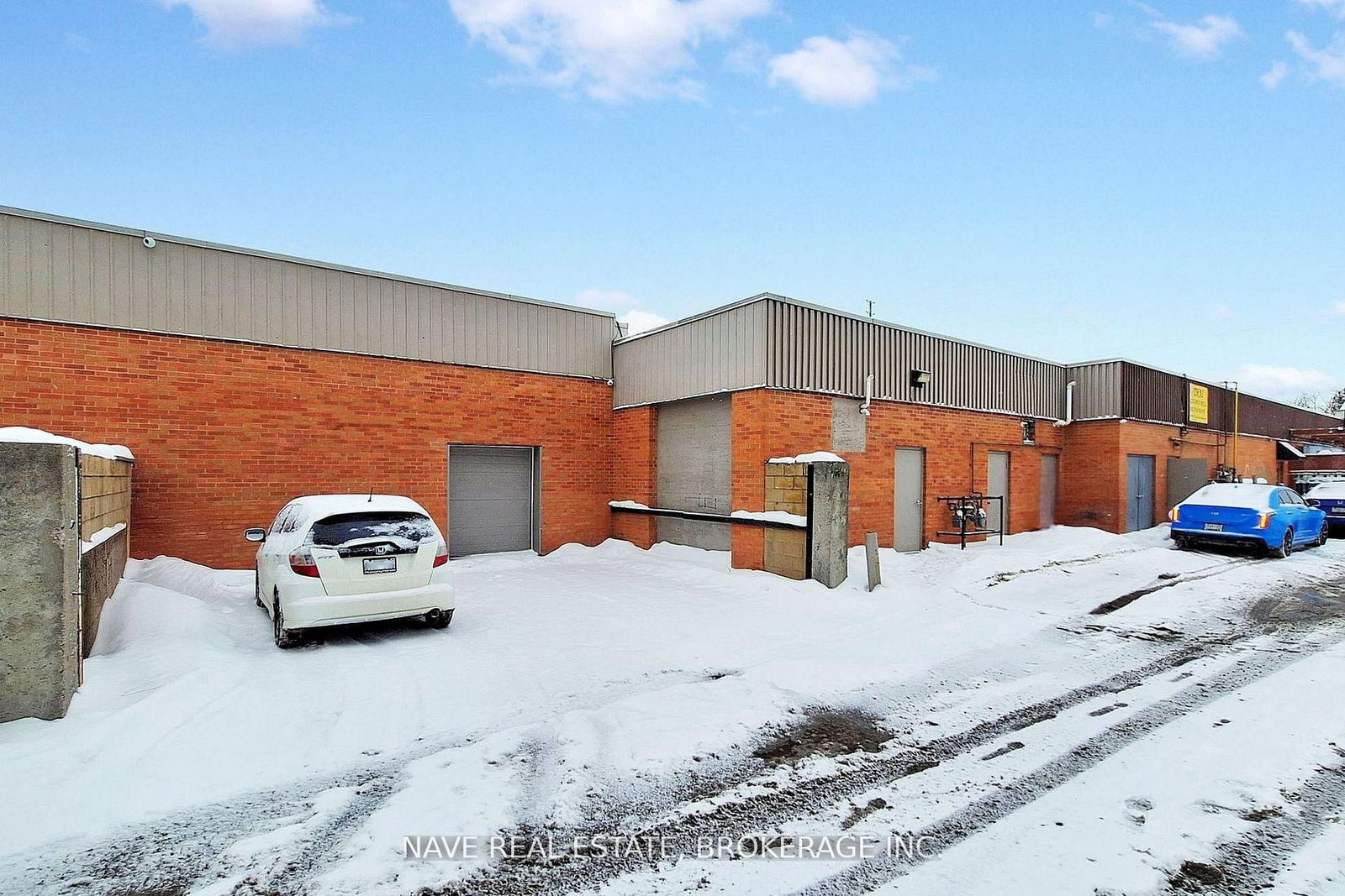 16925 Yonge Street, Unit 14 - Photo 31